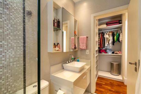 Casa de condomínio à venda com 600m², 6 quartos e 4 vagasBanheiro da Suíte 4