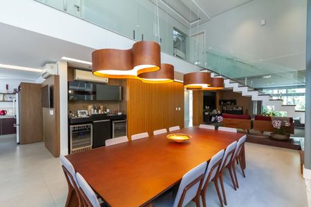 Casa de condomínio à venda com 600m², 6 quartos e 4 vagasSala de Jantar