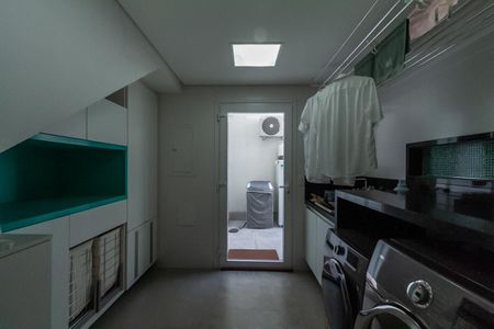 Casa de condomínio à venda com 600m², 6 quartos e 4 vagasÁrea de Serviço