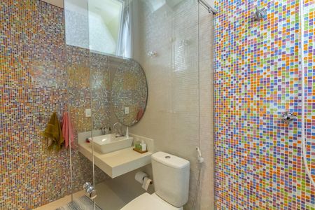 Casa de condomínio à venda com 600m², 6 quartos e 4 vagasBanheiro da Suíte 1