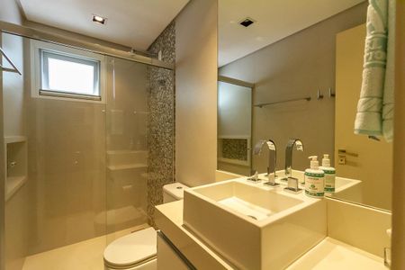 Casa de condomínio à venda com 600m², 6 quartos e 4 vagasBanheiro da Suíte 6