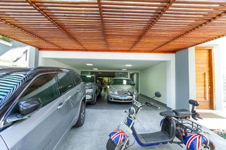Casa de condomínio à venda com 600m², 6 quartos e 4 vagasGaragem