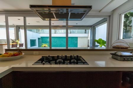 Casa de condomínio à venda com 600m², 6 quartos e 4 vagasCozinha Integrada