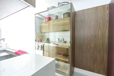 Casa de condomínio à venda com 600m², 6 quartos e 4 vagasCozinha de Apoio