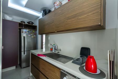 Casa de condomínio à venda com 600m², 6 quartos e 4 vagasCozinha de Apoio