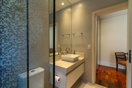 Casa de condomínio à venda com 600m², 6 quartos e 4 vagasBanheiro da Suíte 2