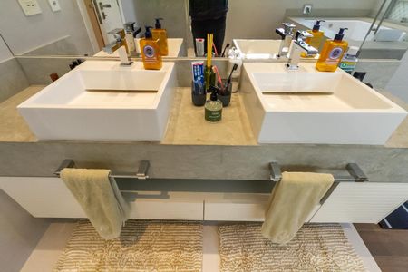 Casa de condomínio à venda com 600m², 6 quartos e 4 vagasBanheiro da Suíte 5