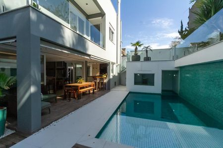 Casa de condomínio à venda com 600m², 6 quartos e 4 vagasPiscina