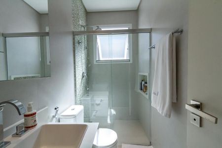 Casa de condomínio à venda com 600m², 6 quartos e 4 vagasBanheiro da Suíte 3