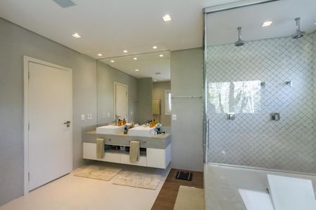 Casa de condomínio à venda com 600m², 6 quartos e 4 vagasBanheiro da Suíte 5