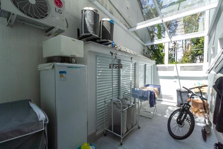 Casa de condomínio à venda com 600m², 6 quartos e 4 vagasÁrea de Serviço