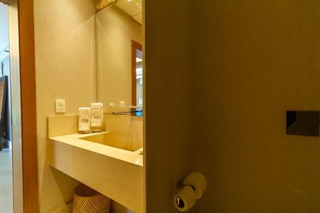 Casa de condomínio à venda com 600m², 6 quartos e 4 vagasLavabo