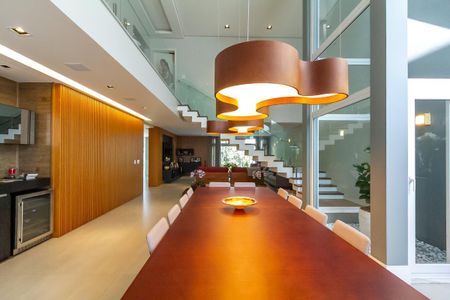 Casa de condomínio à venda com 600m², 6 quartos e 4 vagasSala de Jantar