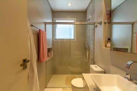 Casa de condomínio à venda com 600m², 6 quartos e 4 vagasBanheiro da Suíte 4