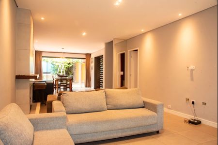 Casa à venda com 200m², 3 quartos e 3 vagasSala