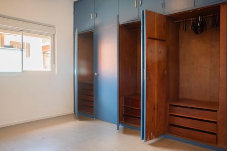 Casa à venda com 200m², 3 quartos e 3 vagasSuíte 1