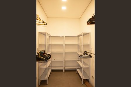 Casa à venda com 200m², 3 quartos e 3 vagasSuíte 3 - Closet