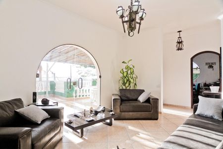 Casa para alugar com 250m², 3 quartos e 5 vagasSala