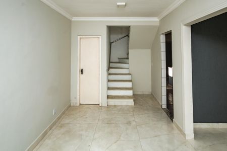 Casa à venda com 76m², 3 quartos e 1 vaga Casa à venda com 76m², 3 quartos e 1 vagaSala