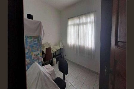 Casa à venda com 4 quartos, 600m² em Bela Aliança, São Paulo