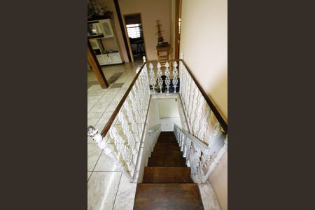 Casa para alugar com 350m², 7 quartos e 4 vagasEscada