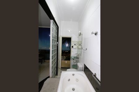 Casa para alugar com 350m², 7 quartos e 4 vagasBanheiro do Quarto 2