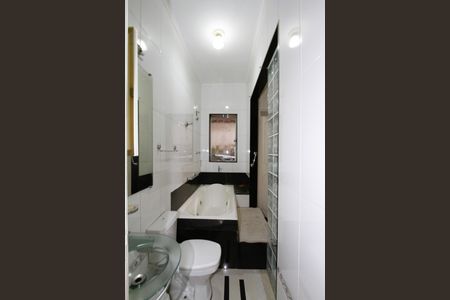 Casa para alugar com 350m², 7 quartos e 4 vagasBanheiro do Quarto 2