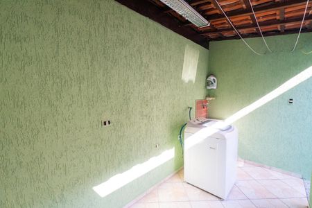 Casa à venda com 130m², 2 quartos e 2 vagasLavanderia