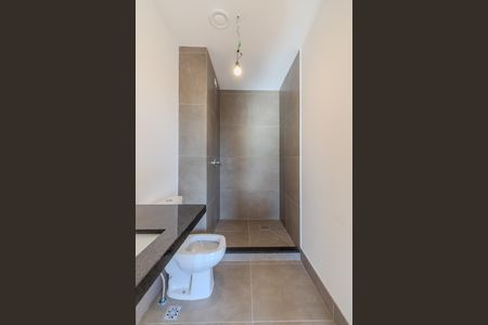 Banheiro de kitnet/studio à venda com 1 quarto, 48m² em Teresópolis, Porto Alegre