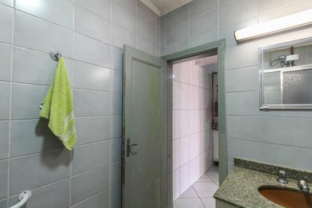 Casa à venda com 80m², 3 quartos e 10 vagas Casa à venda com 80m², 3 quartos e 10 vagasBanheiro