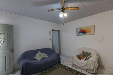 Casa à venda com 80m², 3 quartos e 10 vagas Casa à venda com 80m², 3 quartos e 10 vagasSala