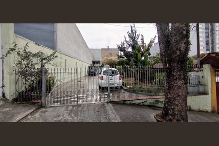 Casa à venda com 80m², 3 quartos e 10 vagas Casa à venda com 80m², 3 quartos e 10 vagasFachada