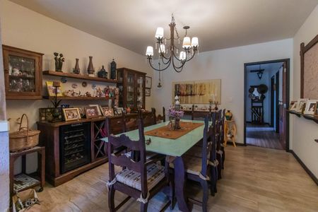 Sala de casa à venda com 3 quartos, 281m² em Espírito Santo, Porto Alegre