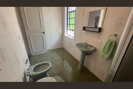 Casa à venda com 350m², 4 quartos e 4 vagasBanheiro Social