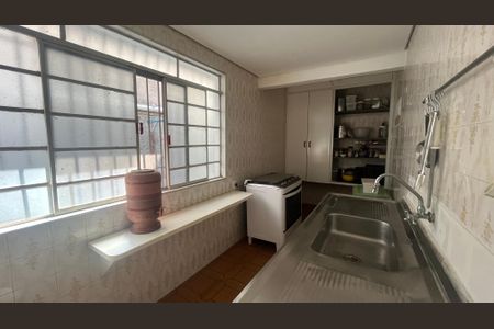 Casa à venda com 350m², 4 quartos e 4 vagasCozinha