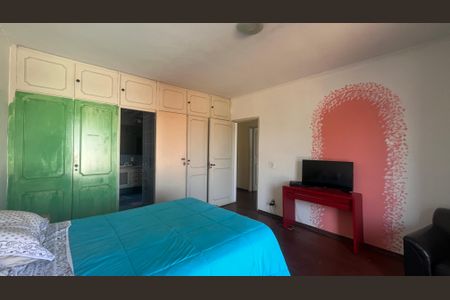 Casa à venda com 350m², 4 quartos e 4 vagasSuíte 1