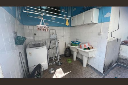 Casa à venda com 350m², 4 quartos e 4 vagasÁrea de Serviço