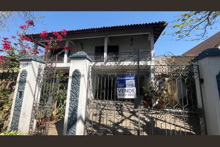 Casa à venda com 350m², 4 quartos e 4 vagasFachada