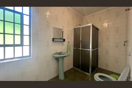 Casa à venda com 350m², 4 quartos e 4 vagasBanheiro Social