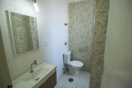 Apartamento à venda com 77m², 2 quartos e 1 vaga Apartamento à venda com 77m², 2 quartos e 1 vagaBanheiro