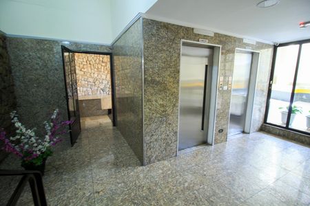 Apartamento à venda com 77m², 2 quartos e 1 vaga Apartamento à venda com 77m², 2 quartos e 1 vagaÁrea comum