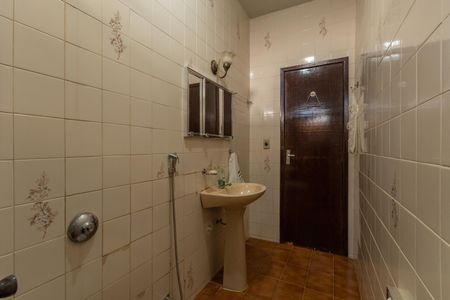 Casa à venda com 360m², 3 quartos e 6 vagas Casa à venda com 360m², 3 quartos e 6 vagasBanheiro Social