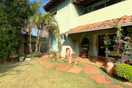 Casa à venda com 460m², 5 quartos e 4 vagasÁrea comum