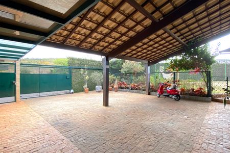 Casa à venda com 460m², 5 quartos e 4 vagasGaragem