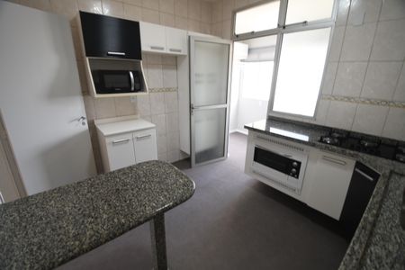 Apartamento à venda com 103m², 3 quartos e 2 vagasCozinha