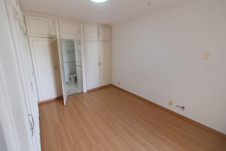 Apartamento à venda com 156m², 3 quartos e 1 vagaSuíte