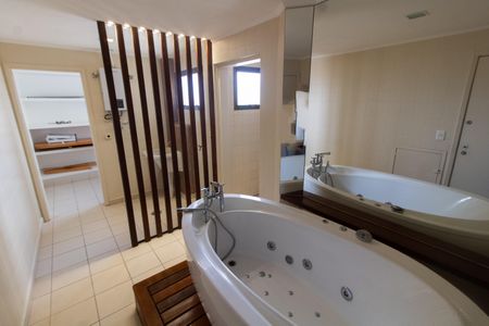 Apartamento à venda com 156m², 3 quartos e 1 vagaBanheira