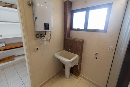 Apartamento à venda com 156m², 3 quartos e 1 vagaÁrea de Serviço