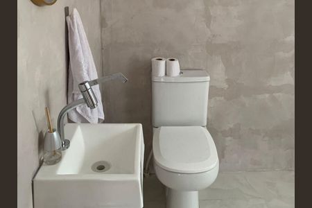 Banheiro de apartamento à venda com 2 quartos, 78m² em Jardim Monte Alegre, Taboão da Serra