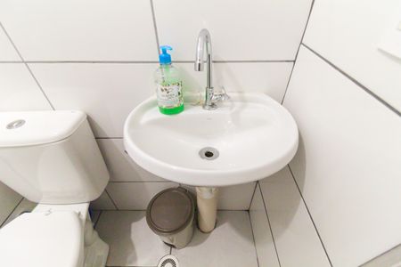 Apartamento à venda com 45m², 2 quartos e sem vaga Apartamento à venda com 45m², 2 quartos e sem vagaBanheiro Social